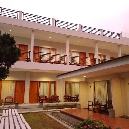Hotel Pondok Asri Тавангмангу Екстериор снимка