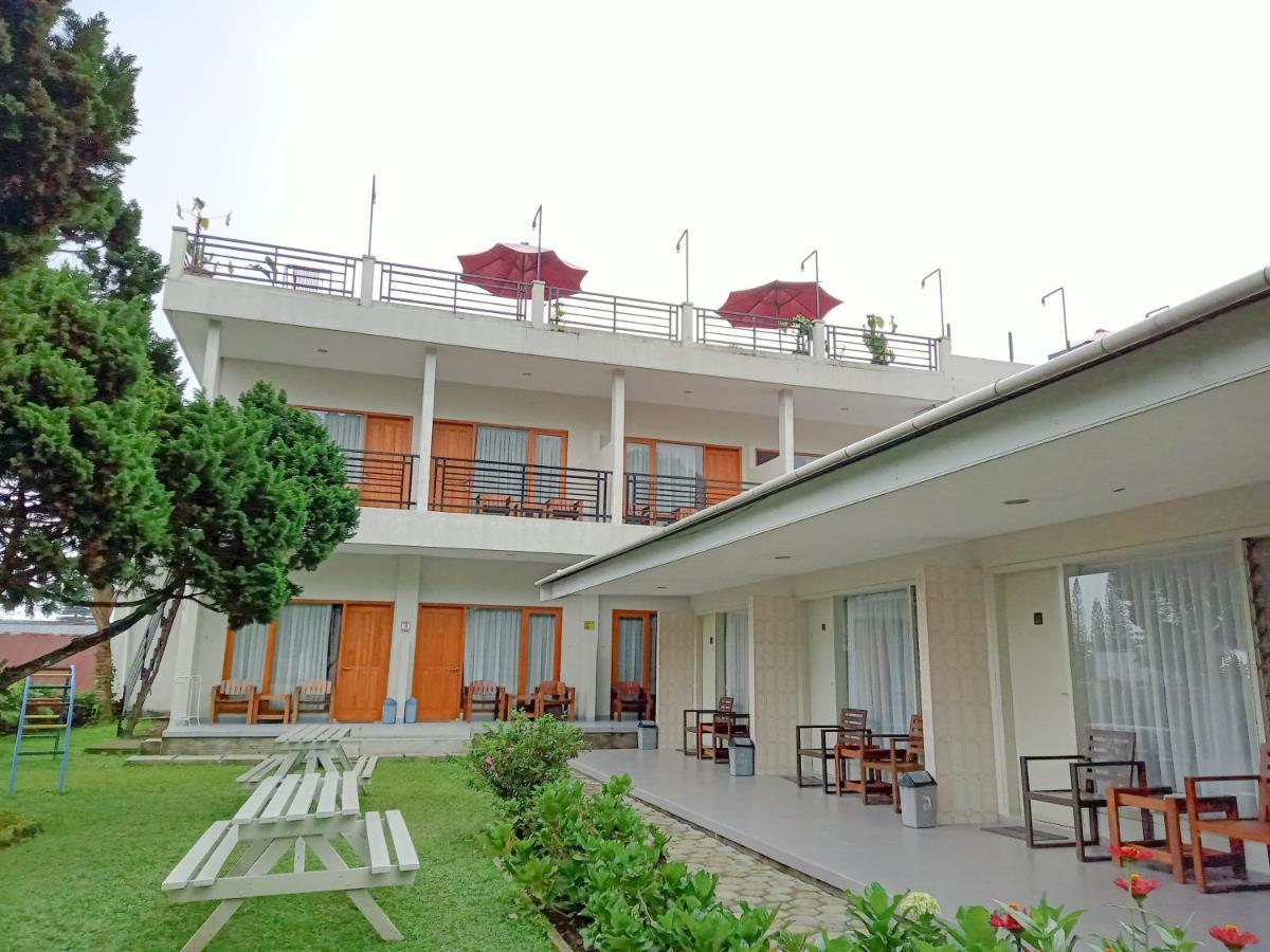 Hotel Pondok Asri Тавангмангу Екстериор снимка
