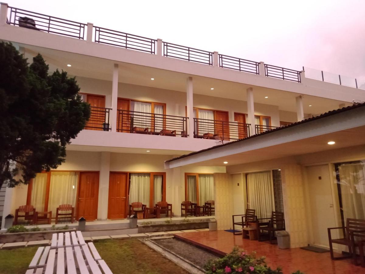Hotel Pondok Asri Тавангмангу Екстериор снимка