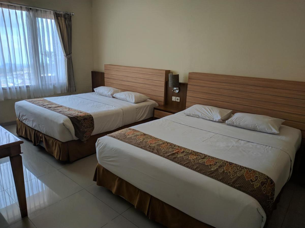 Hotel Pondok Asri Тавангмангу Екстериор снимка