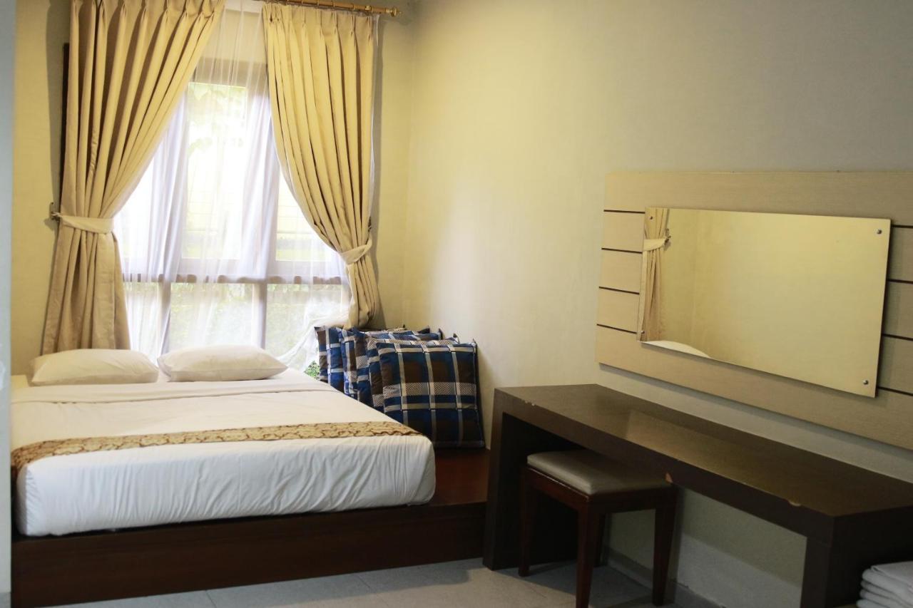 Hotel Pondok Asri Тавангмангу Екстериор снимка